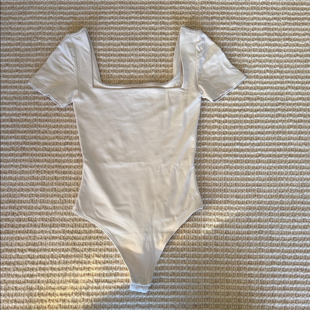 Aritzia Cream Short Sleeve Bodysuit
